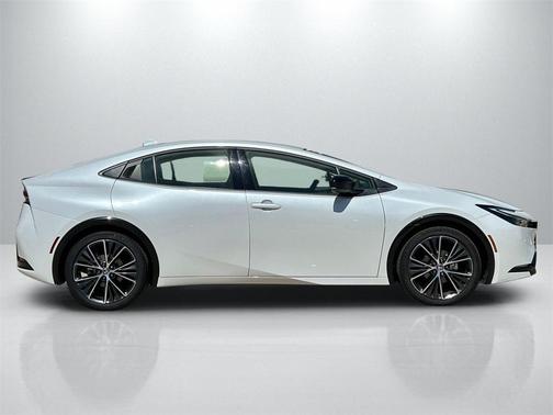 2025 Toyota Prius XLE