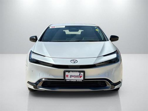 2025 Toyota Prius XLE