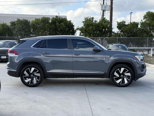 2024 Volkswagen Atlas Cross Sport 2.0T SEL