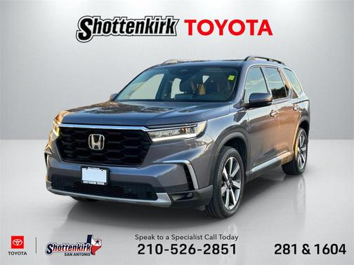 2025 Honda Pilot Touring 8-Passenger