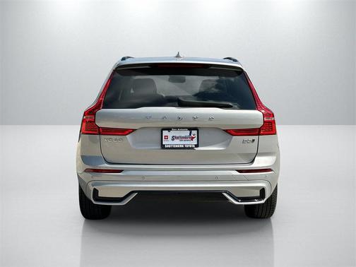 2024 Volvo XC60 B5 Core Dark Theme