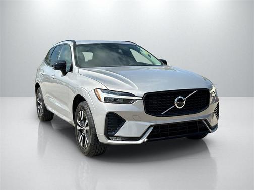 2024 Volvo XC60 B5 Core Dark Theme