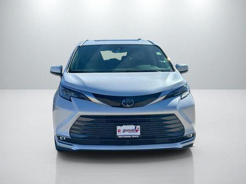 2022 Toyota Sienna Limited