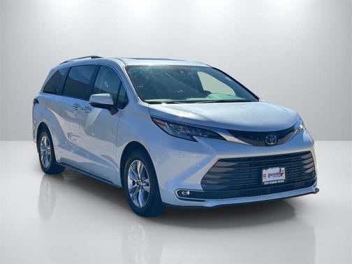 2022 Toyota Sienna Limited