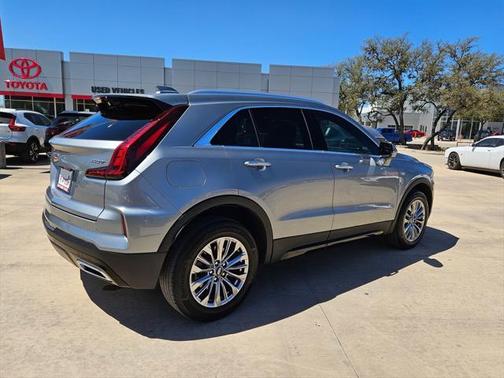 2024 Cadillac XT4 Premium Luxury