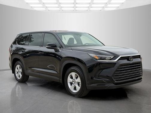 2025 Toyota Highlander LE