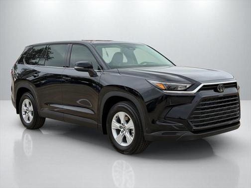 2025 Toyota Highlander LE