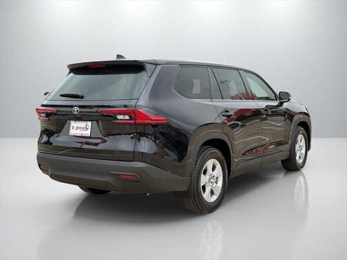 2025 Toyota Highlander LE