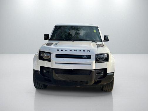 2024 Land Rover Defender 130 P400 X-Dynamic SE