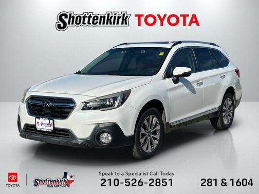 Crystal White Pearl 2018 Subaru Outback 3.6R Touring