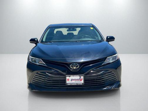 Midnight Black Metallic 2018 Toyota Camry LE