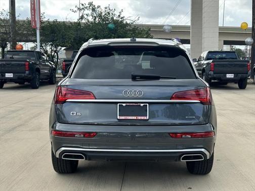 2023 Audi Q5 45 S line Premium Plus