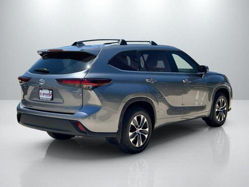 Heavy Metal 2026 Toyota Highlander Hybrid XLE
