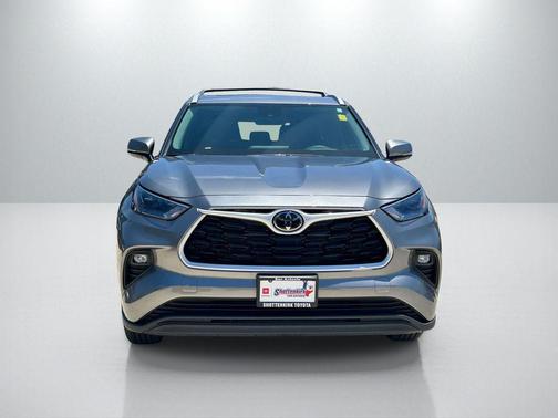 Heavy Metal 2026 Toyota Highlander Hybrid XLE