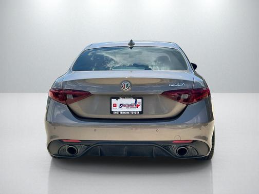 Imola Titanium Metallic 2019 Alfa Romeo Giulia Ti Sport