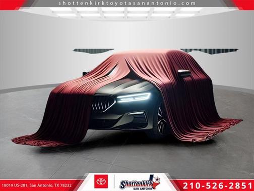 2022 Toyota Sienna XLE 8 Passenger