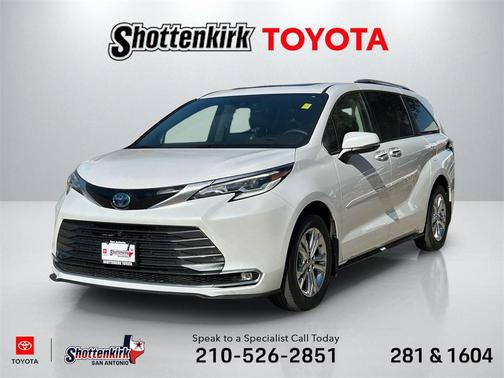 2023 Toyota Sienna Platinum 7 Passenger