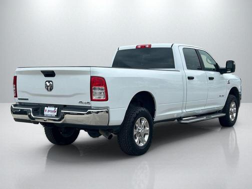 2024 RAM 2500 Big Horn Crew Cab 4x4 8' Box