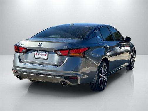 2022 Nissan Altima SR Intelligent AWD