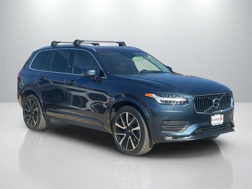 2020 Volvo XC90 T6 Momentum