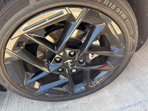 2025 Kia K4 GT-Line Turbo