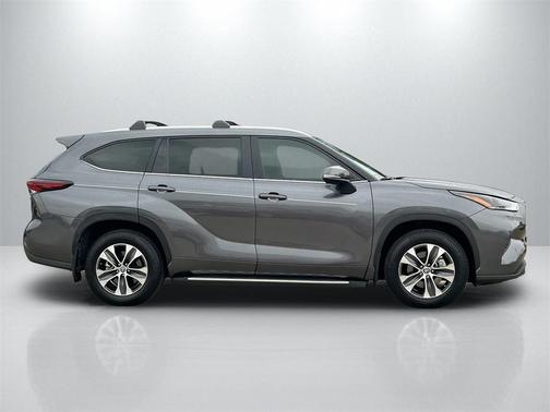 2024 Toyota Highlander Hybrid XLE