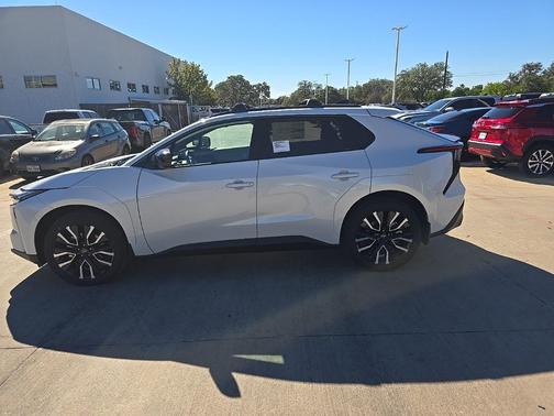 2026 Toyota bZ XLE Plus