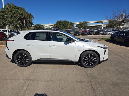 2026 Toyota bZ XLE Plus