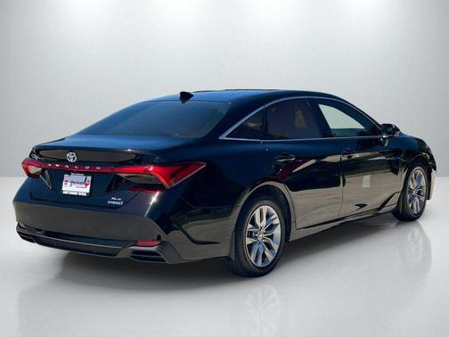Opulent Amber 2022 Toyota Avalon Hybrid XLE Plus