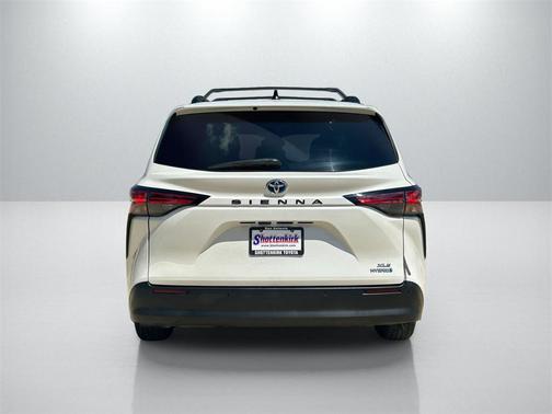 2021 Toyota Sienna XLE 8 Passenger