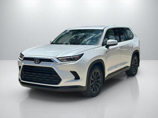 2025 Toyota Highlander LE
