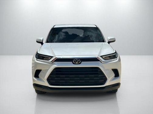 2025 Toyota Highlander LE