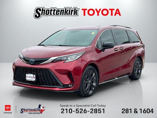2022 Toyota Sienna XSE 7 Passenger