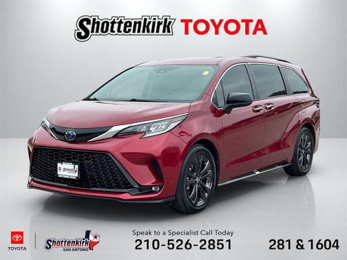 2022 Toyota Sienna XSE 7 Passenger