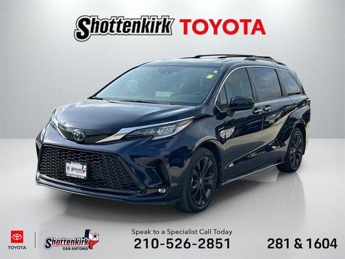 2022 Toyota Sienna XSE 7 Passenger