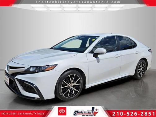 2022 Toyota Camry SE