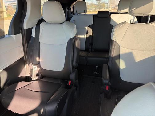 2025 Toyota Sienna XSE 7 Passenger