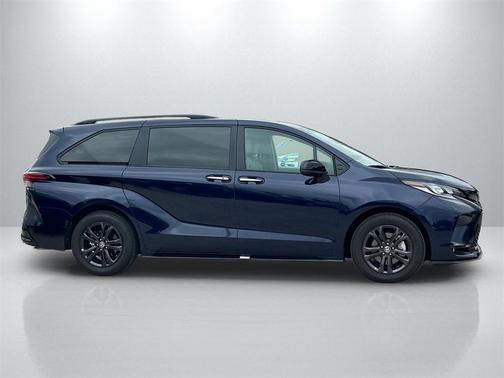 2025 Toyota Sienna XSE 7 Passenger