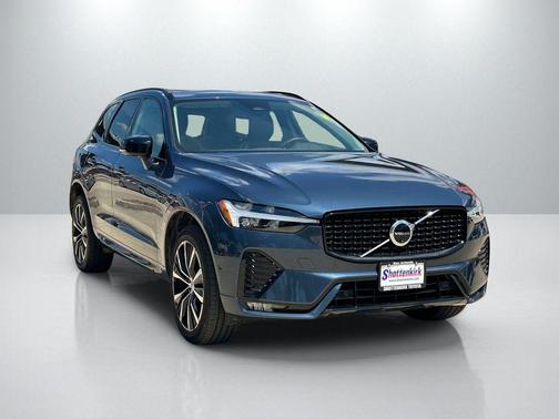 2024 Volvo XC60 B5 Plus Dark Theme