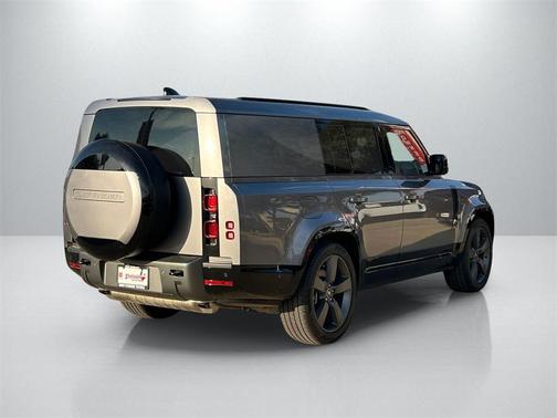 2024 Land Rover Defender 130 P400 Outbound