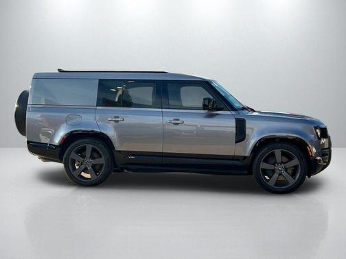 2024 Land Rover Defender 130 P400 Outbound