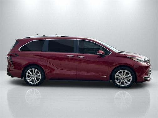 2021 Toyota Sienna Platinum 7 Passenger