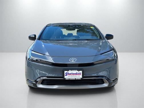 2025 Toyota Prius XLE