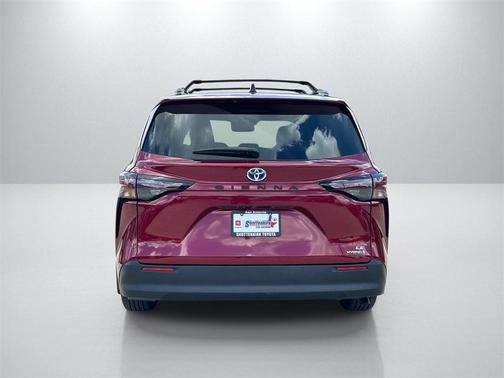 2024 Toyota Sienna LE