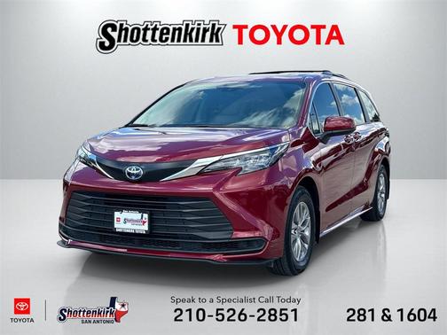 2024 Toyota Sienna LE