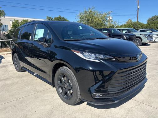 2025 Toyota Sienna Woodland Edition