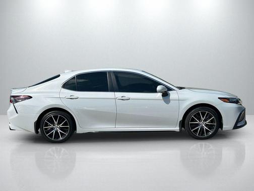 Ice Edge 2024 Toyota Camry SE