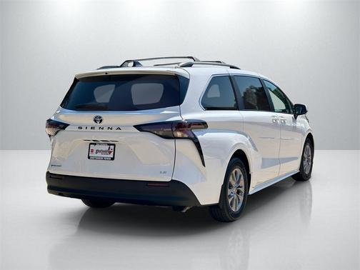 2025 Toyota Sienna LE