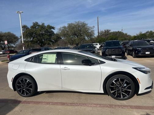 2026 Toyota Prius Plug-In Hybrid XSE