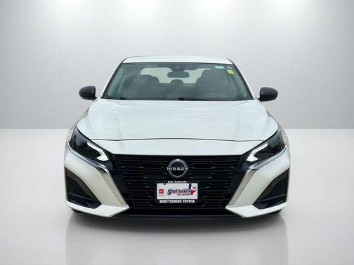 Glacier White 2025 Nissan Altima 2.5 SV
